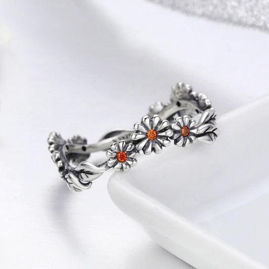 Daisy Ring in 925 Sterling Silver