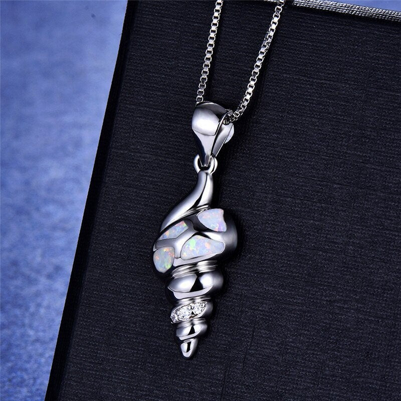 Collier de coquillages d'opale