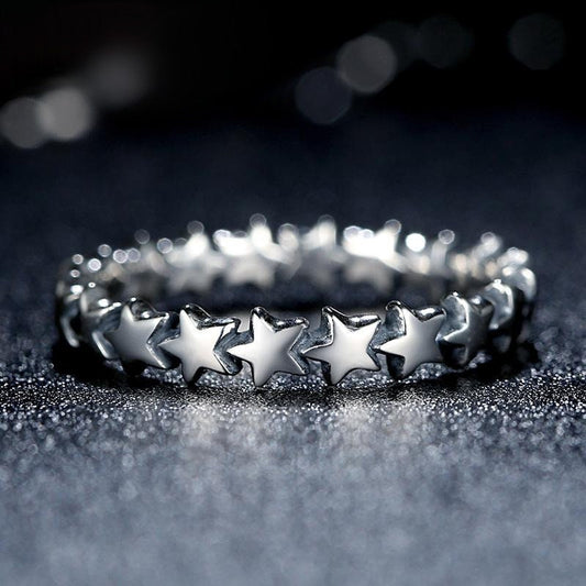 Tiny Star Ring in 925 Sterling Silver