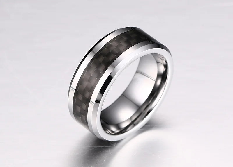 Men’s 8mm silver tungsten ring featuring a black carbon fiber inlay with beveled edges, offering a bold and contemporary style.