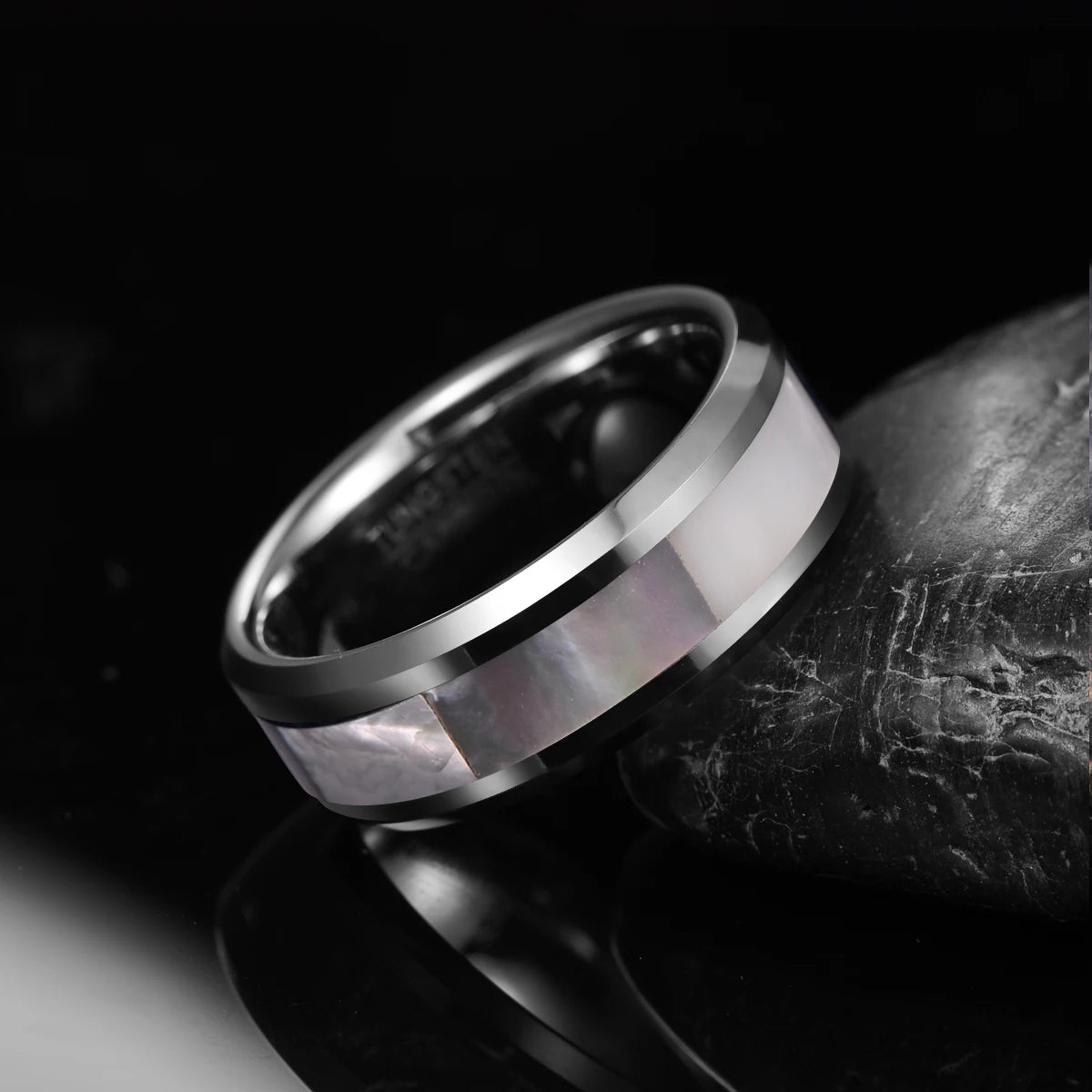 Ring with mother of pearl, designed with a comfort fit 8mm band.
