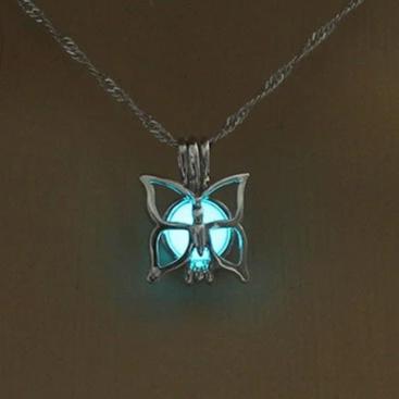 Im Dunkeln leuchtende silberne Schmetterlingskette