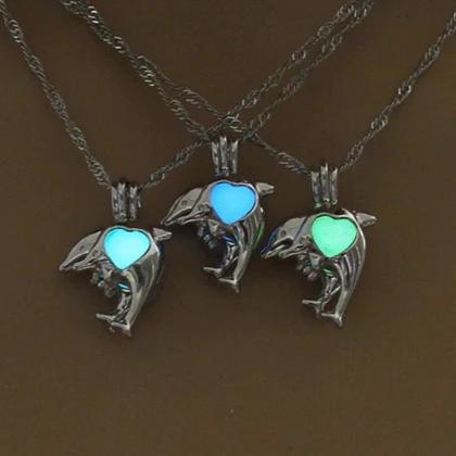 Im Dunkeln leuchtende silberne Delfin-Halskette