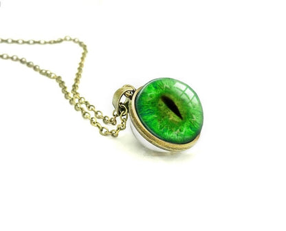 Collier œil de chat vert émeraude 3D