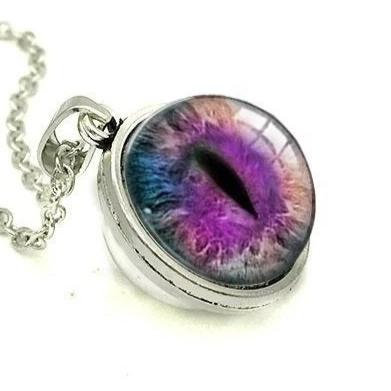 Collier œil de chat violet 3D