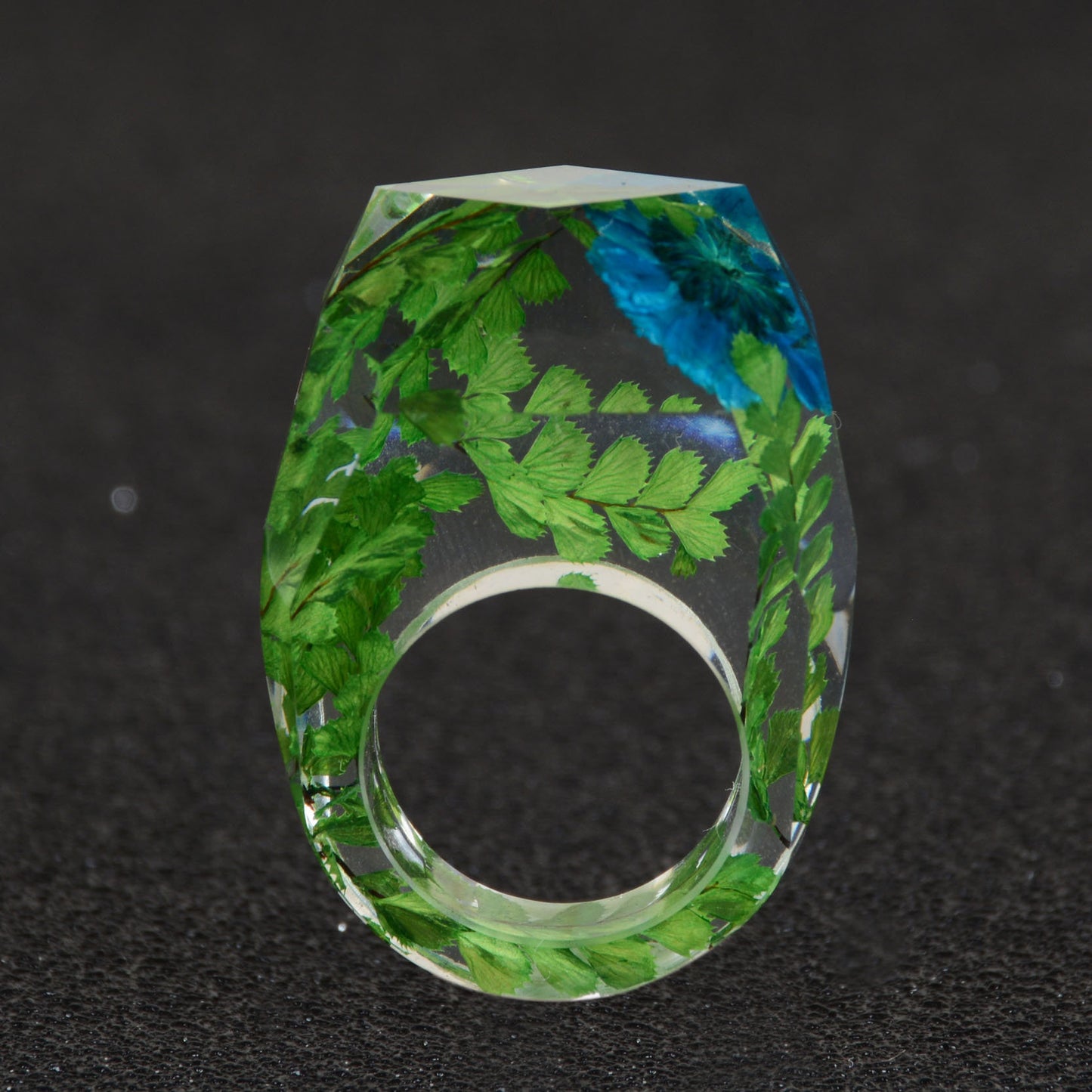 Bague véritable fleur bleue et fougères