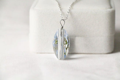 Collier de fleurs en verre bleu Myosotis