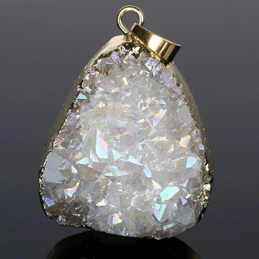 Collier Druzy à quartz arc-en-ciel enveloppé d’or