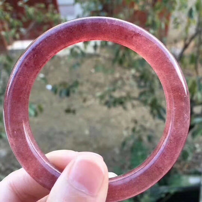 Bracelet fin en quartz fraise