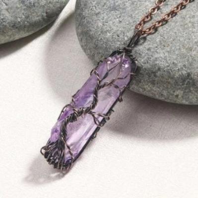 Collier d’arbre de vie enveloppé de fil de quartz violet Aura