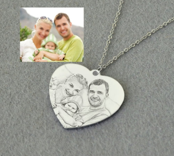 Pendentif photo coeur en argent gravé sur mesure