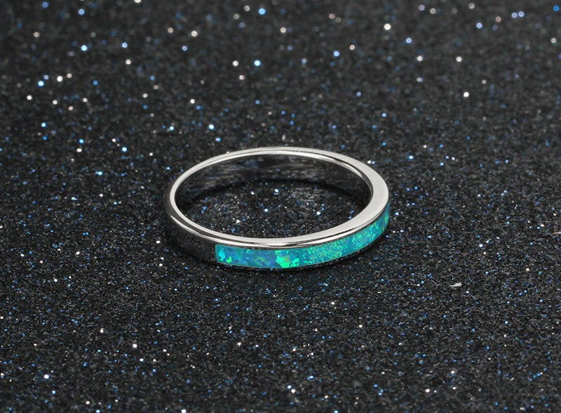 Blauer Feueropal-Ring aus 925er Sterlingsilber