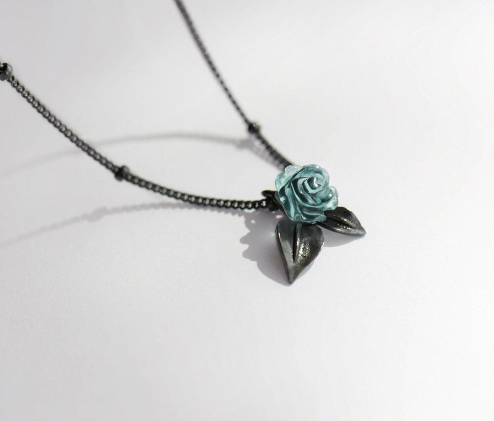 Collier en argent sterling 925 avec rose bleue