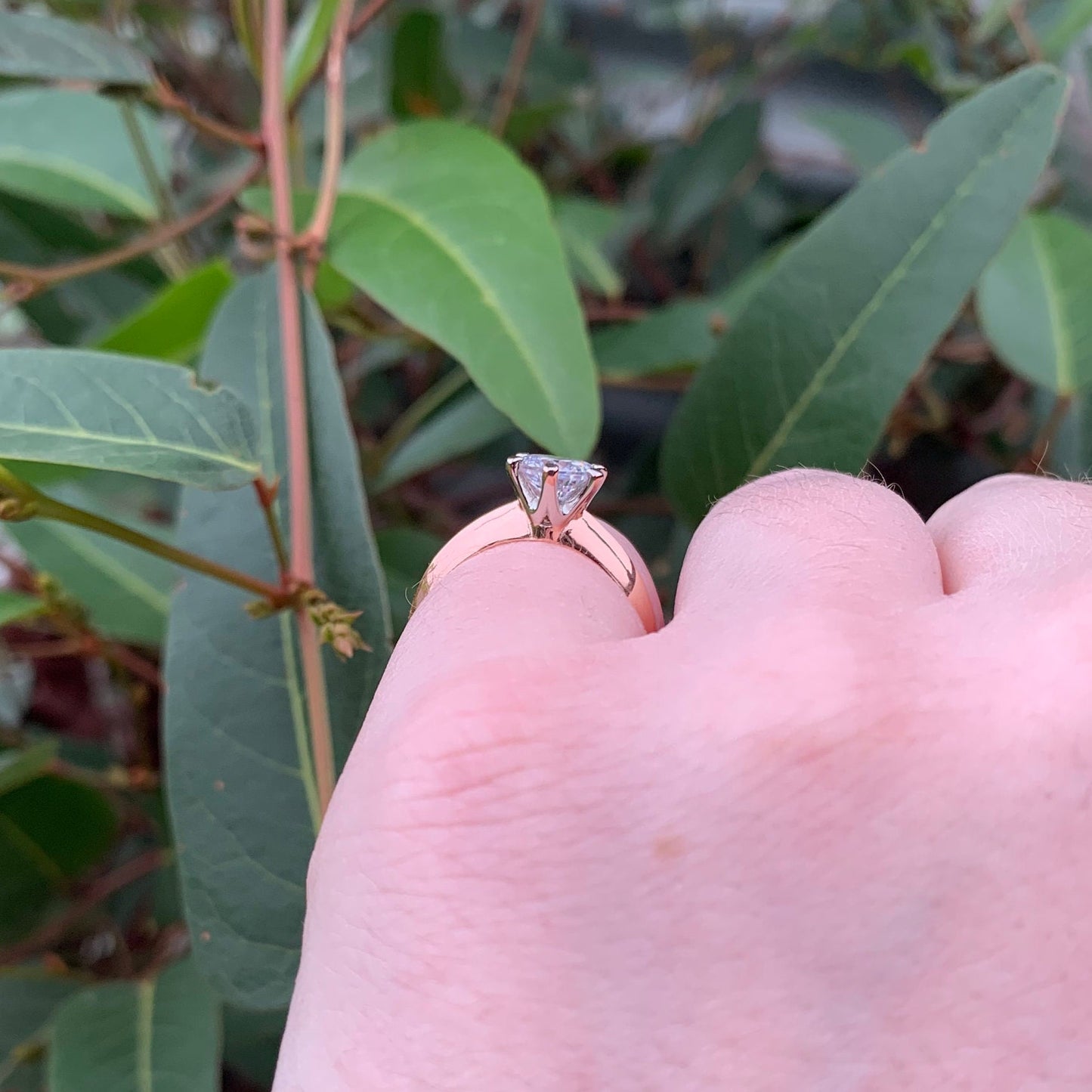 Bague solitaire à 6 griffes en or rose