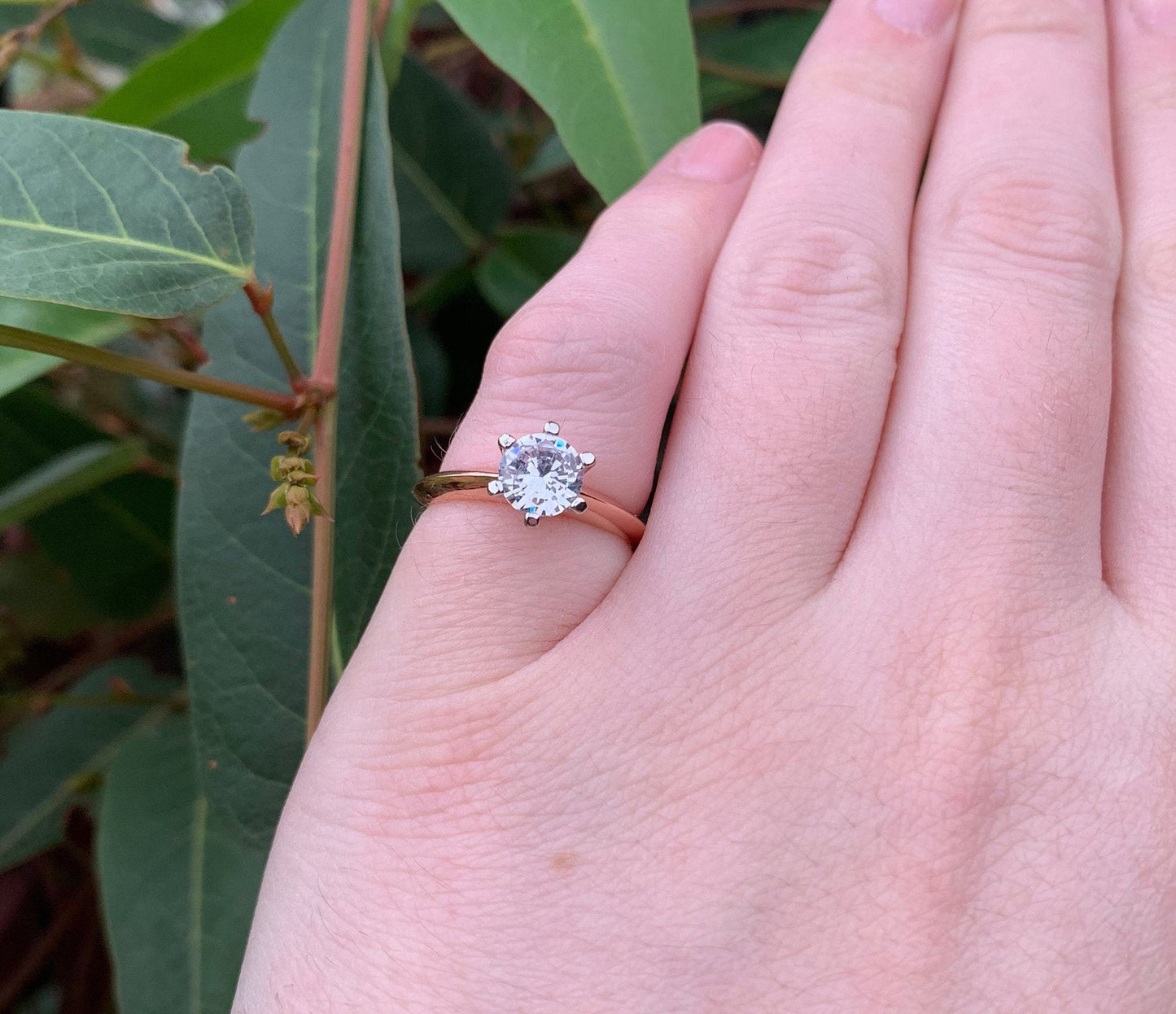 Bague solitaire à 6 griffes en or rose