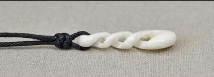 Maori Infinity Bone Pendant Carved Twisted New Zealand Maori Tribal Choker Yak Bone Infinity Pendant for Surfing